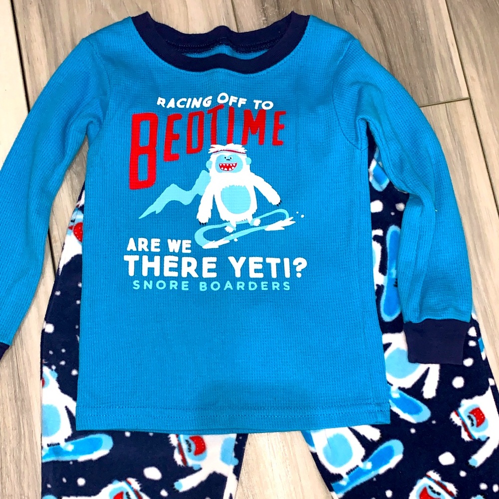 1️⃣ Carters pjs sz 12 months